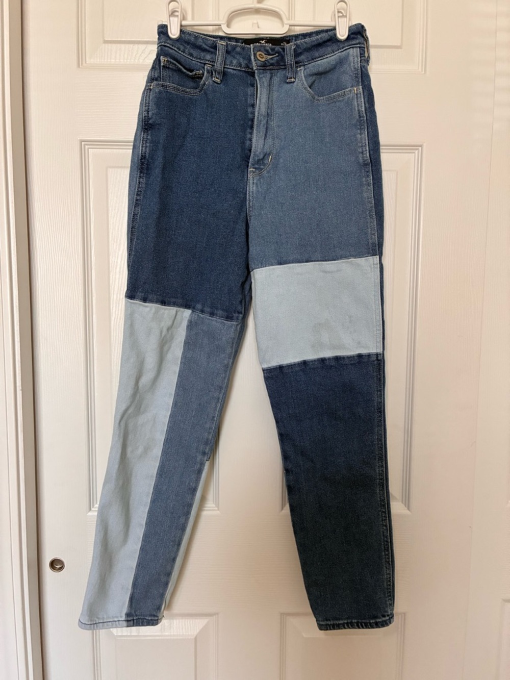 Hollister Jeans Women’s Sz 0 24w x 27L Blue Patchwork Ultra High Rise Mom Jean